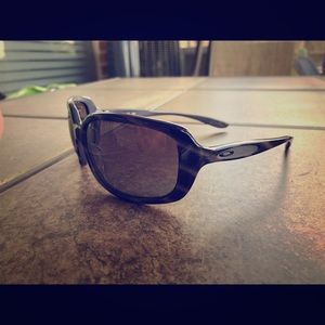 Women’s Oakley Sunglasses 2 pairs